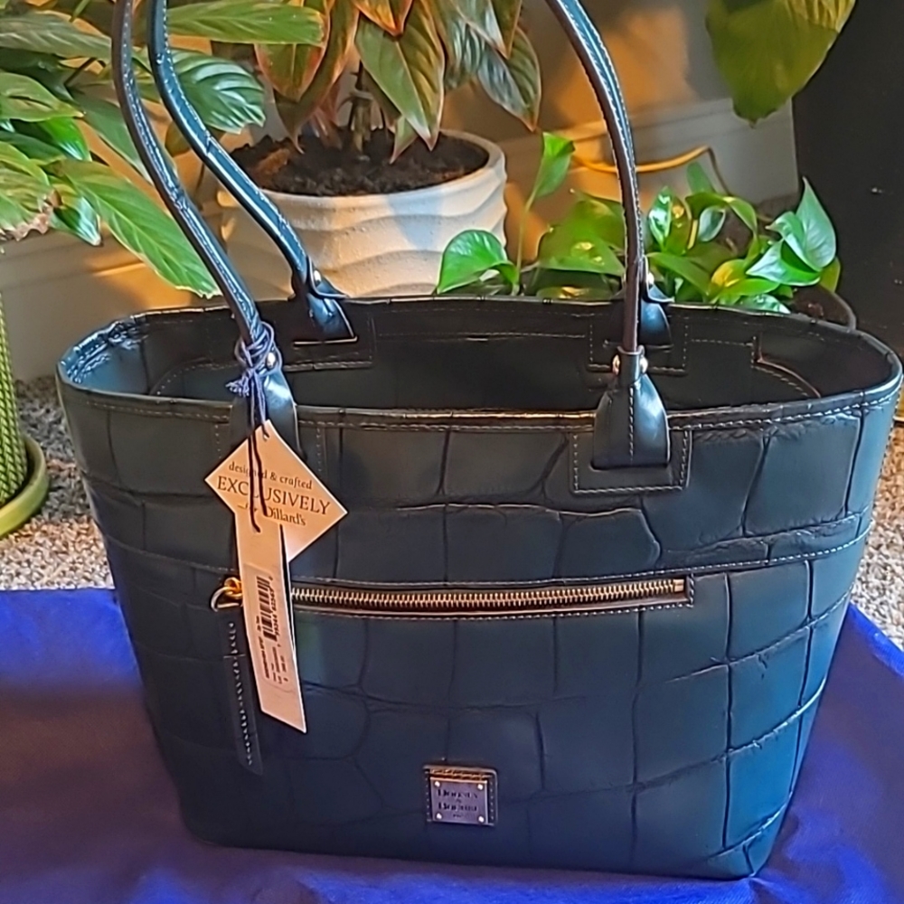 Dooney & Bourke Tote